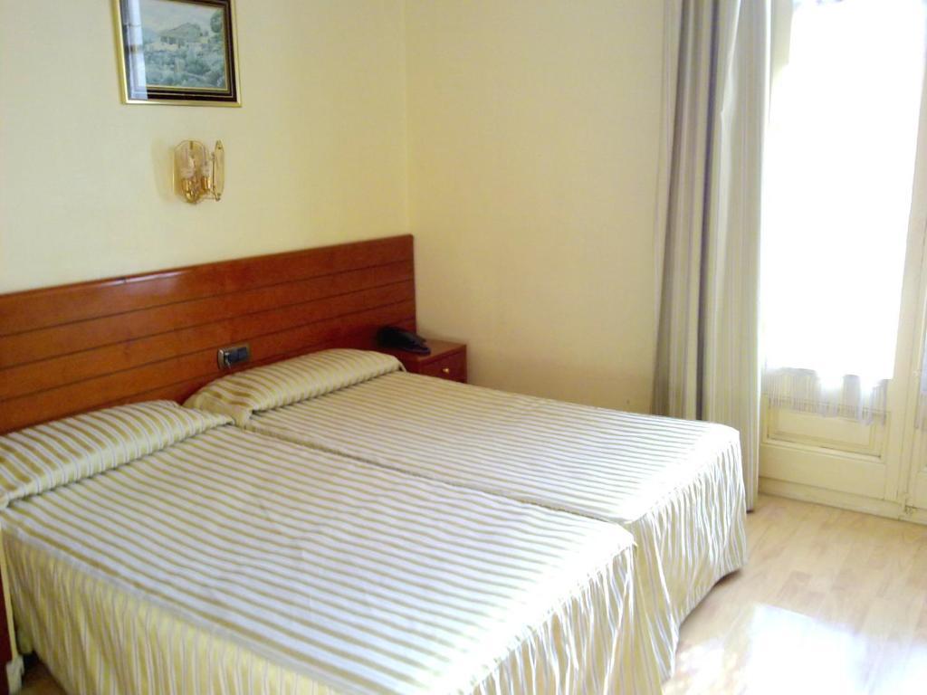 Hotel Toledano Ramblas Barcelona Zimmer foto